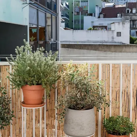 New Bright Design With Spacious Balcony * Lisboa