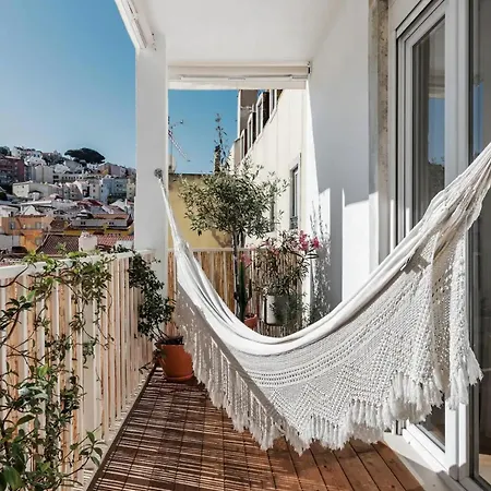 Apartment New Bright Design With Spacious Balcony