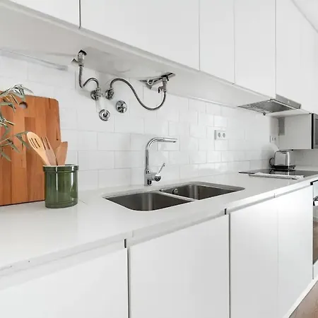 New Bright Design With Spacious Balcony Apartment *