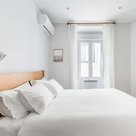 New Bright Design With Spacious Balcony Apartment Lisbon