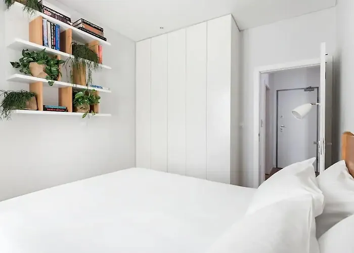 Apartment New Bright Design With Spacious Balcony