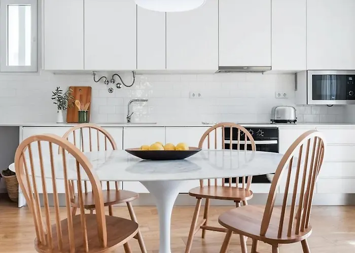 New Bright Design With Spacious Balcony Apartamento