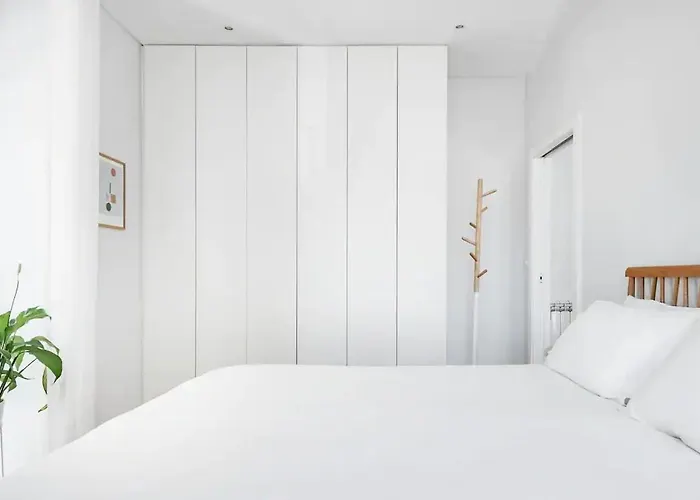 Lägenhet New Bright Design With Spacious Balcony *