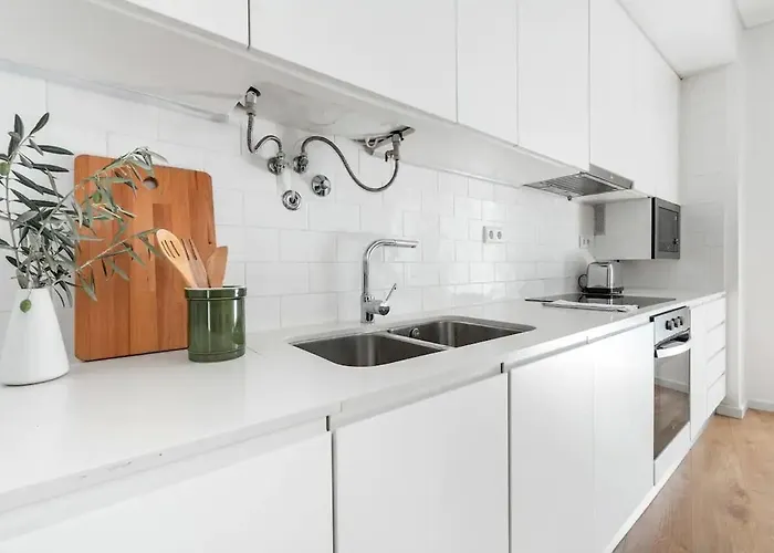 New Bright Design With Spacious Balcony Lägenhet *